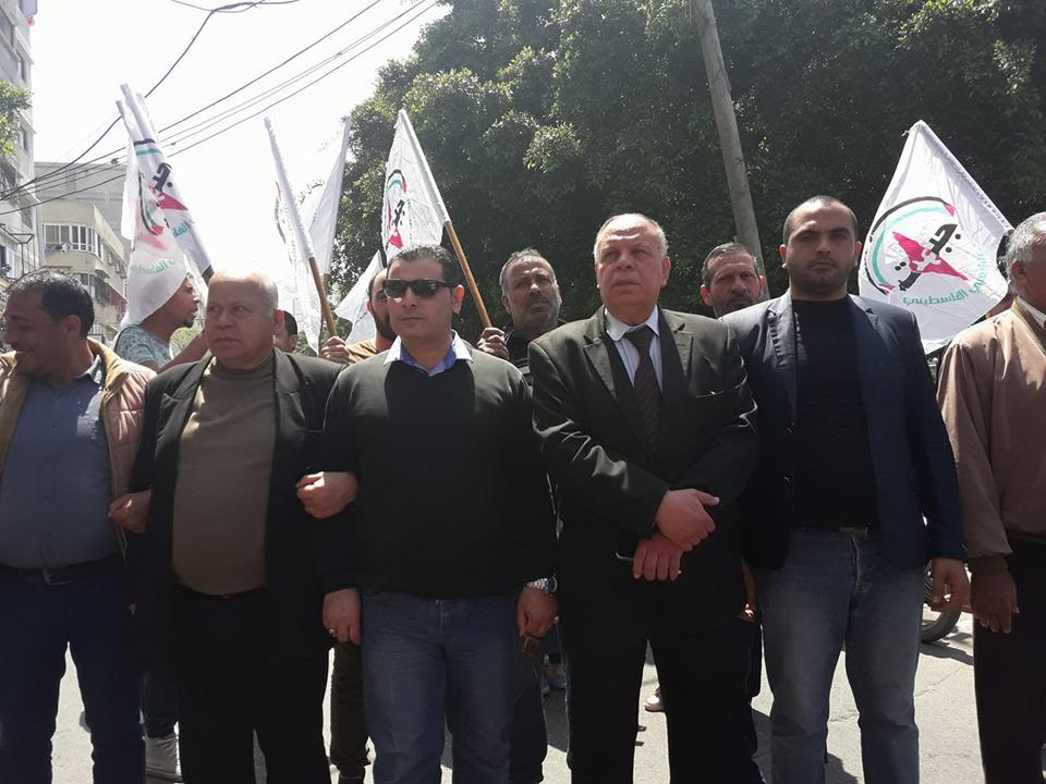 (صور) جبهة النضال تنظم مسيرة احياء ليوم الأسير الفلسطيني