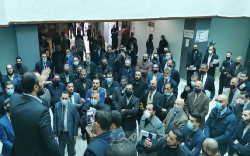 الأردن.. اعتصام للمحامين ضد قرار الحكومة إجراء المحاكمات عن بعد بسبب "كورونا"