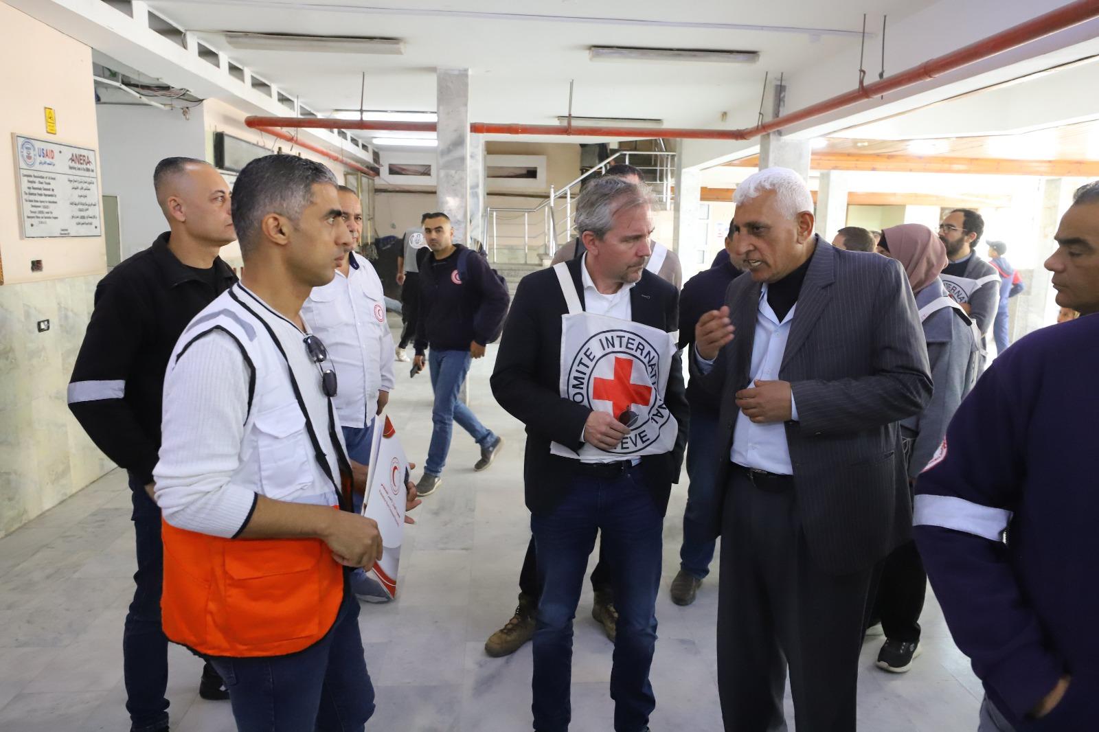 الهلال الأحمر الفلسطيني بخانيونس يستقبل المدير الإقليمي لعمليات الصليب الأحمر في الشرق الأوسط وشمال افريقيا