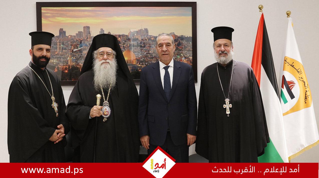 "الشيخ" يتسلم دعوة لحضور قداس الميلاد ويؤكد: فلسطين أرض الرسالات والوحدة