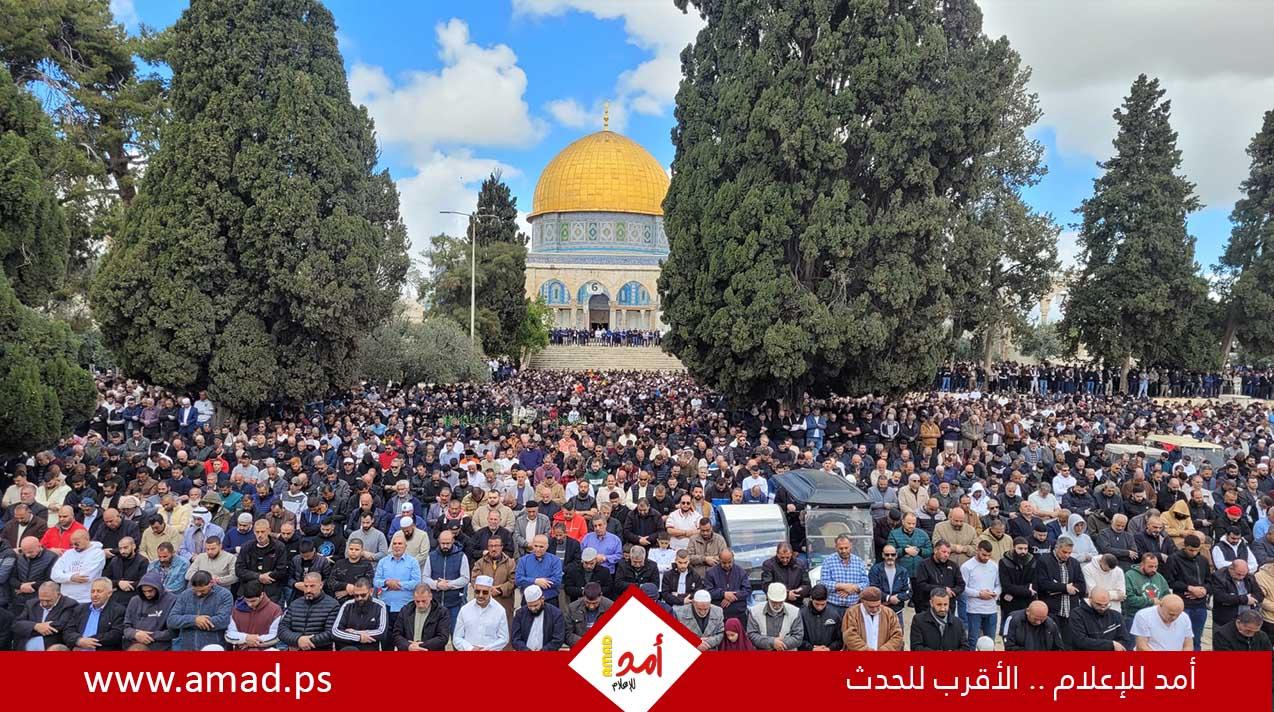 80 ألف مصلٍ يؤدون صلاة الجمعة الأولى من رمضان بالمسجد الأقصى