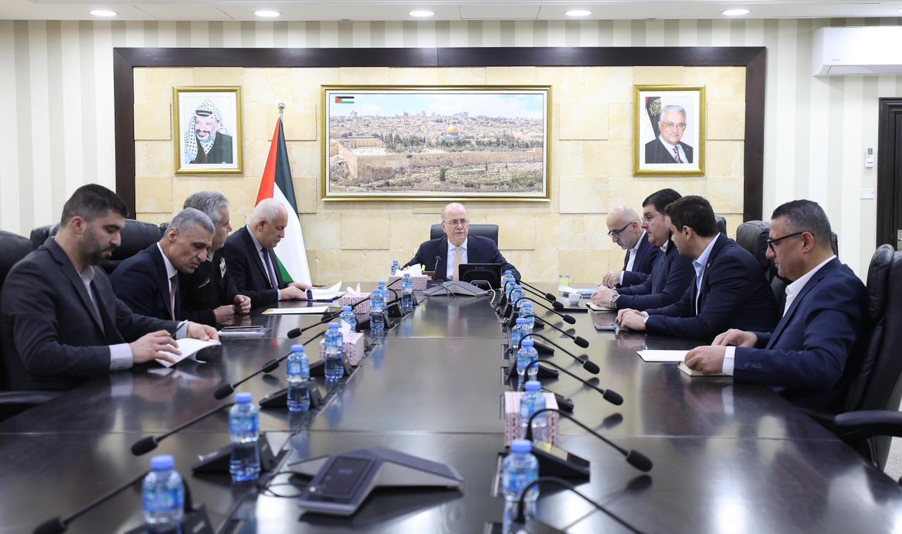 مصطفى يترأس اجتماعًا لتطوير منظومة المعابر الفلسطينية وخدماتها وحوكمة عملها