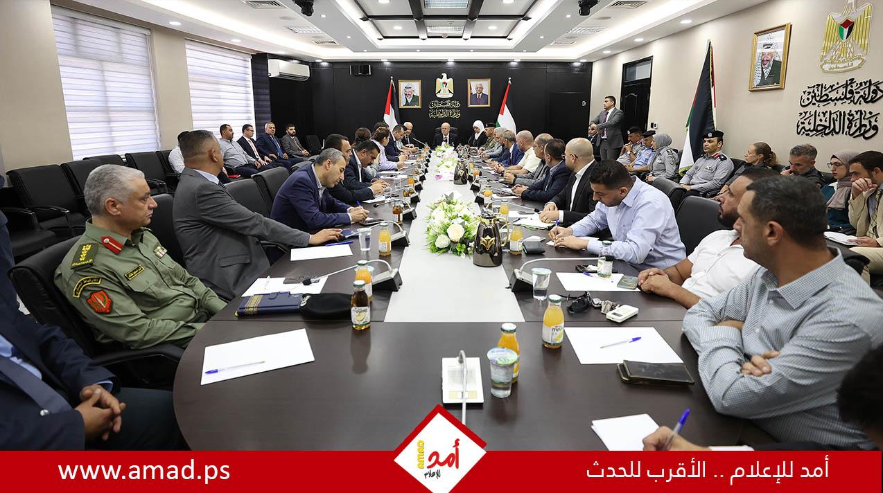 رئيس الوزراء الفلسطيني يدعو للتكامل الوطني لمواجهة "واقع صعب" والاستعداد لإعمار غزة