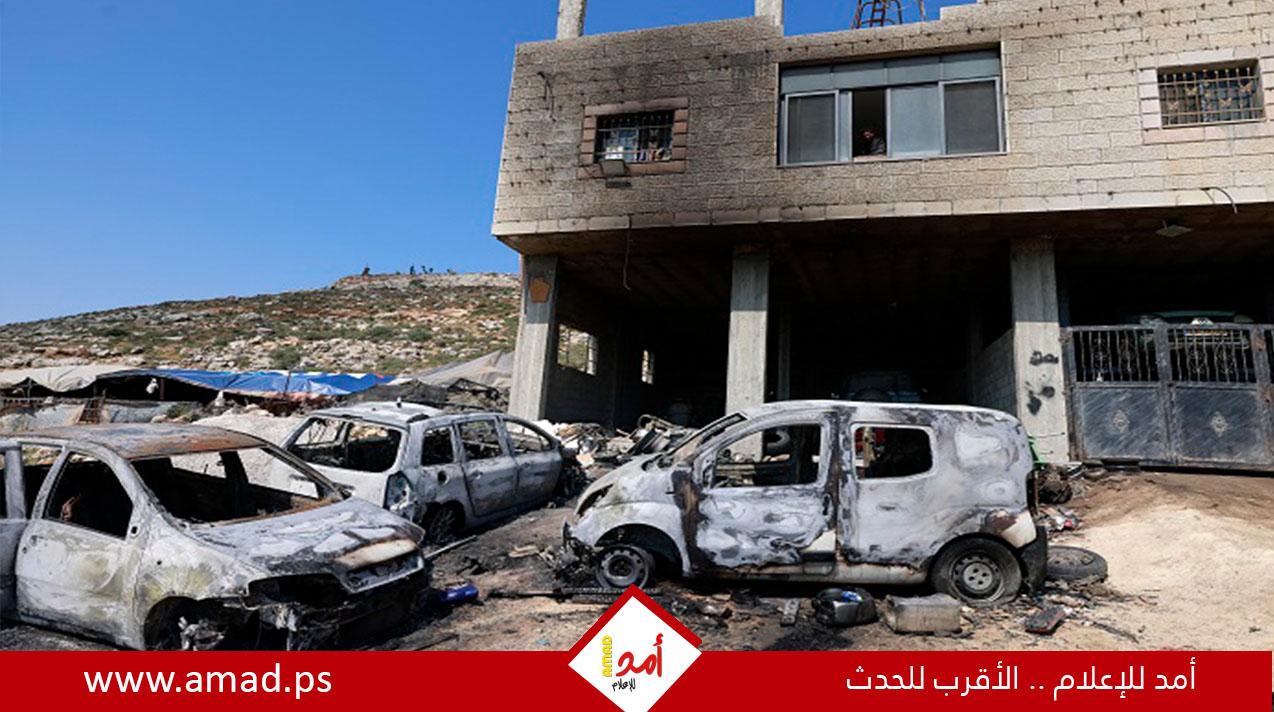 المستعمرون يواصلون هجومهم على قرية المغيّر وإحراق منازل ومركبات المواطنين