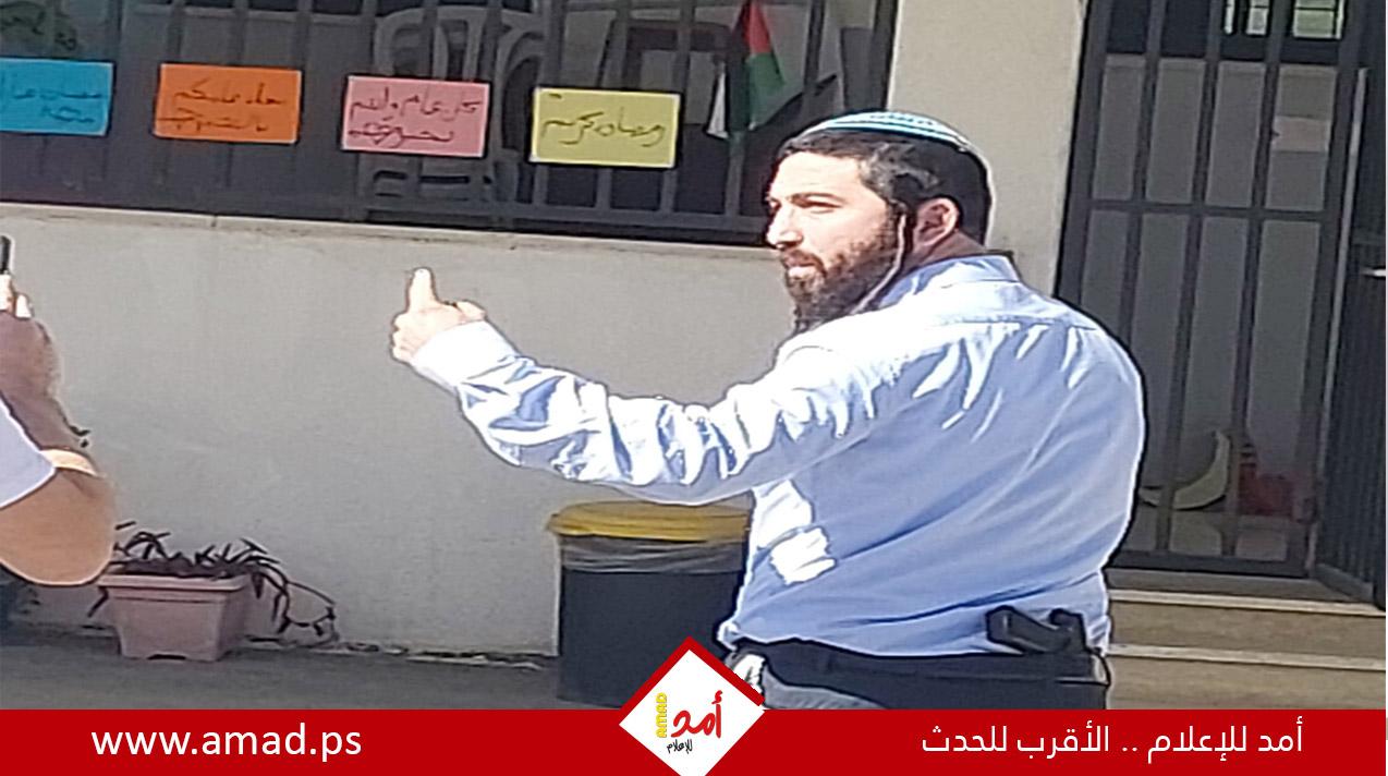 عضو كنيست متطرف يقتحم مدرسة بنات اللبن الشرقية الثانوية