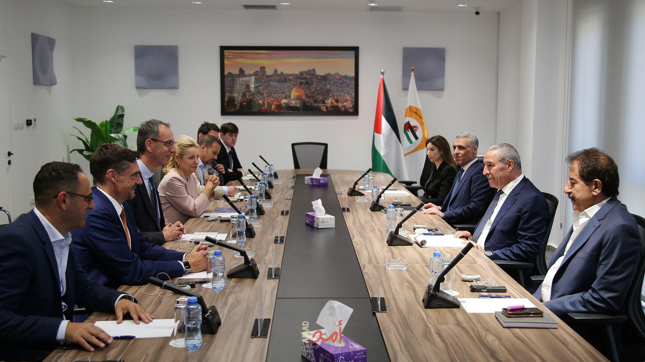 الشيخ يلتقي وفد بعثة المساعدات الحدودية للاتحاد الأوروبي ويؤكد ضرورة وقف إطلاق النار في غزة