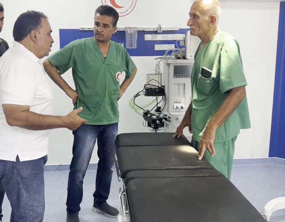 غرفة عمليات متنقلة: حل ميداني مبتكر برؤية الهلال الأحمر الفلسطيني لتلبية احتياجات المرضى