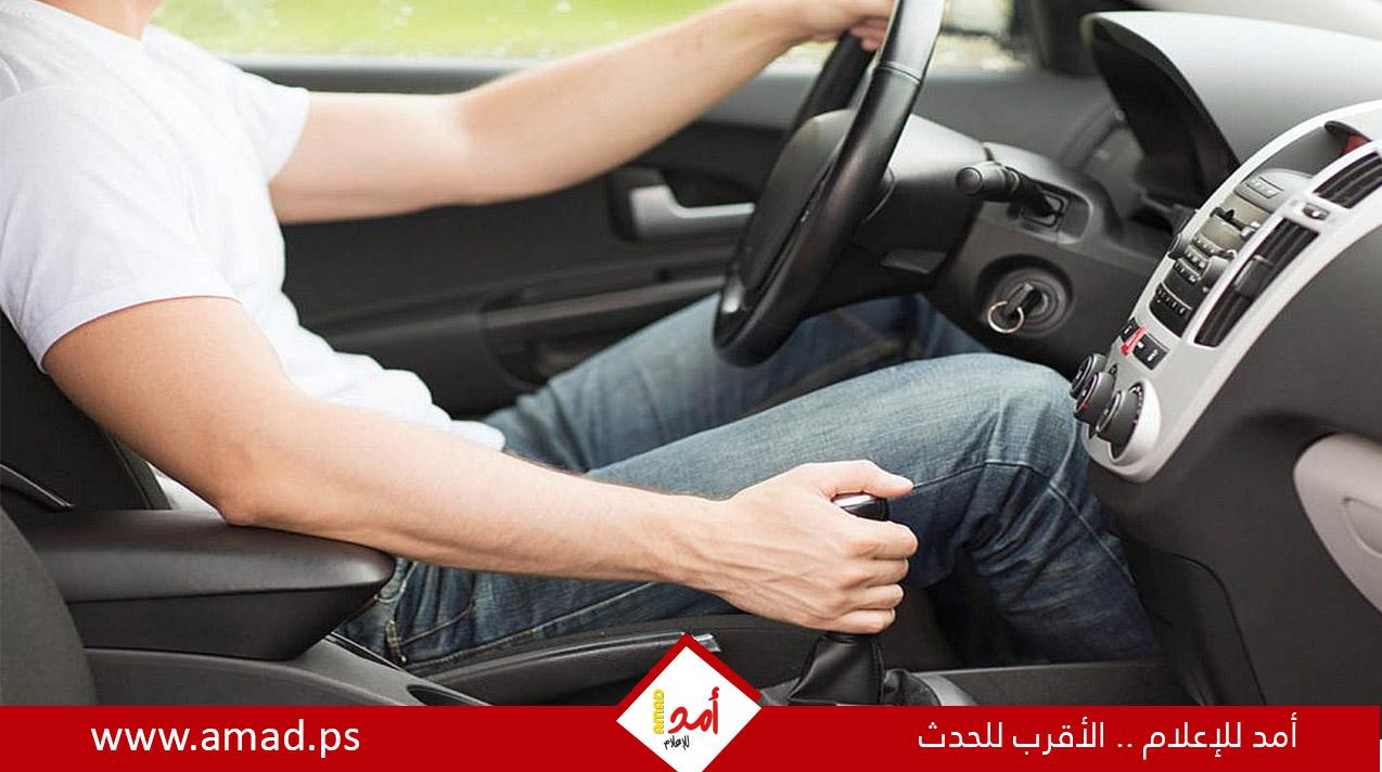 لو بتقود سيارتك لمدة ساعتين يوميًا؟ اعرف كيف يؤثر ذلك على صحة عظام ركبتك