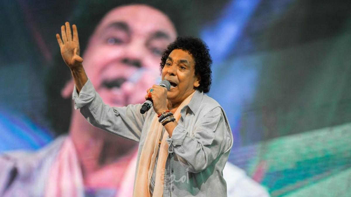 "الكينج" محمد منير يكشف سبب تأجيل حفله في دبي