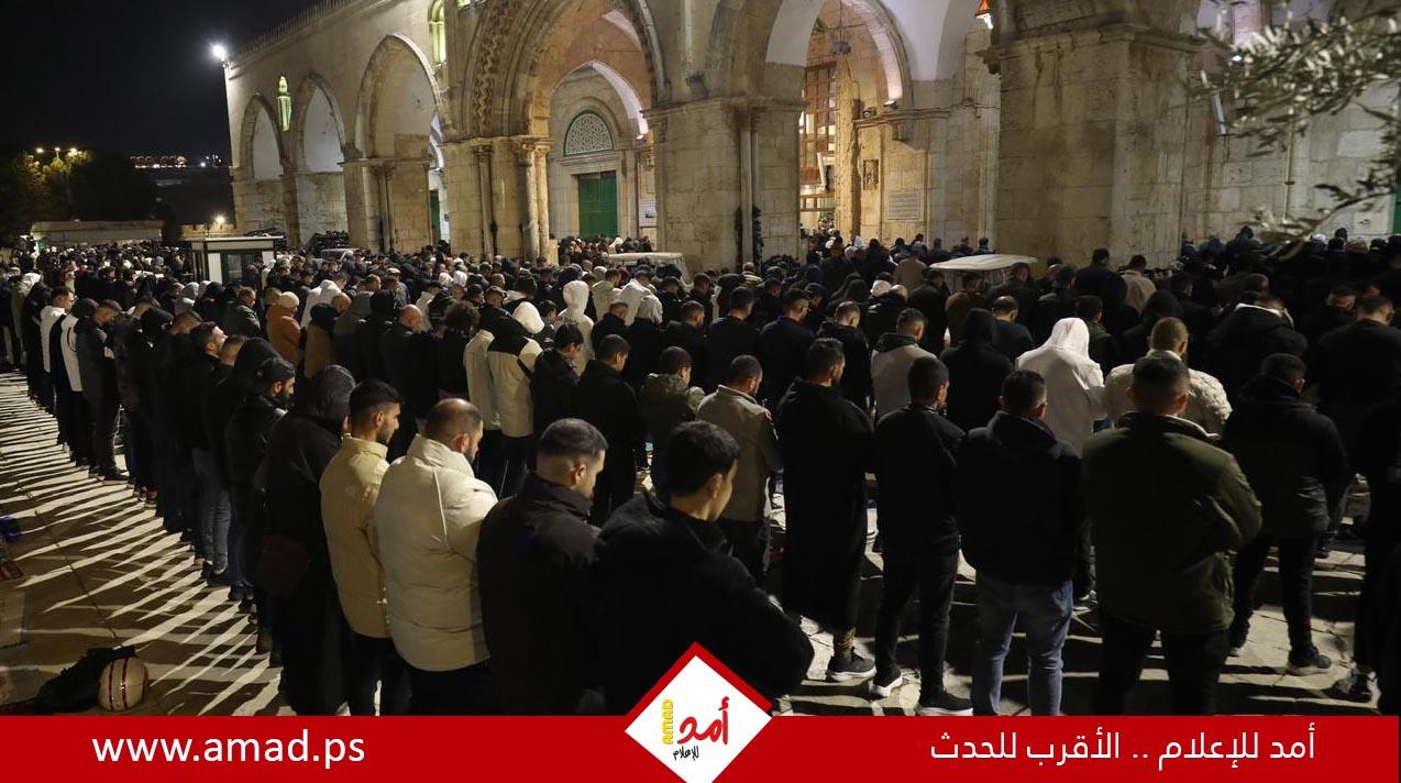 60 ألف مصلٍ يؤدون صلاتي العشاء والتراويح في المسجد الأقصى