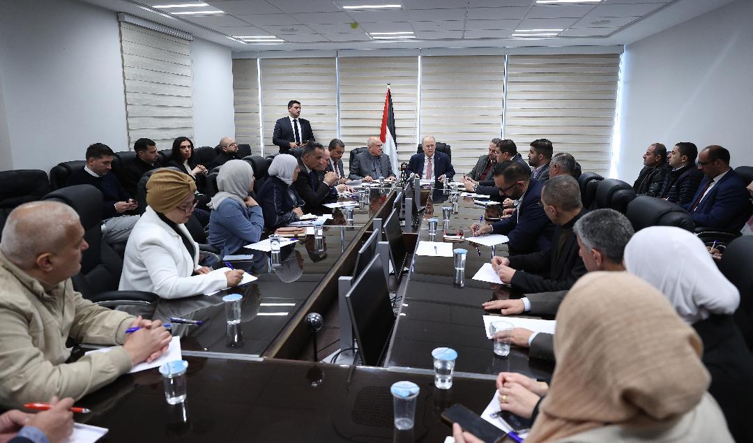 مصطفى يؤكد ضرورة تمكين هيئات الحكم المحلي لتوفير أفضل الخدمات للفلسطينيين