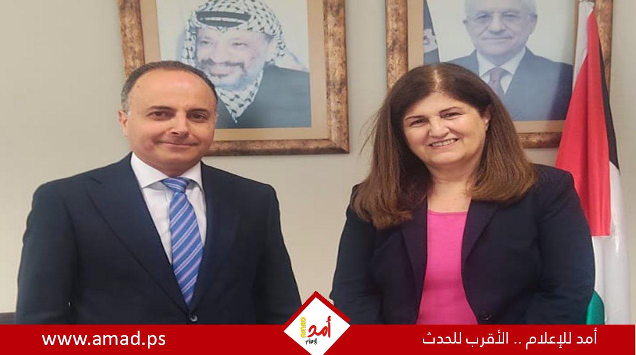 الوزيرة شاهين تبحث مع السفير المصري الجهود الإغاثية المبذولة في ظل العدوان الإسرائيلي