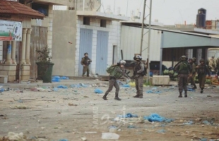 قوات خاصة من جيش العدو الاحلالي تحاصر منزلا في قباطية بجنين وتقصفه بالقذائف