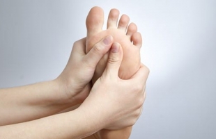 6 علامات تحذيرية لمرض السكري في الساقين| تفاصيل