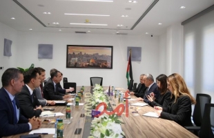 الشيخ يلتقي جوردون ويناقش سبل وقف هذه حرب غزة والإجراءات الإسرائيلية في الضفة