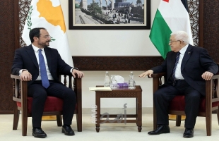 خلال لقاء رئيس قبرص..عباس: نعمل لهدنة شاملة وتولي فلسطين المسؤولية في غزة