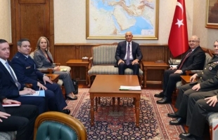 عاصفة انتقادات في تركيا بعد تسريب صورة لباراك : سفير أم حاكم استعماري