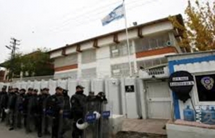 مقتل 3 مسلحين خلال هجوم على القنصلية الإسرائيلية في إسطنبول - فيديو