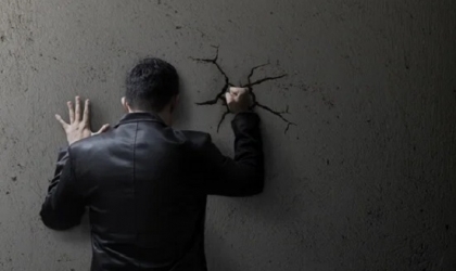 5 طرق يؤثر بها الغضب الصامت على صحتك النفسية والجسدية