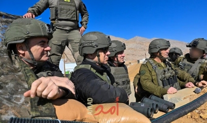 صحيفة عبرية تكشف "رسائل الأربعة" نتنياهو من زيارة "المنطقة العازلة" بالجولان المحتل