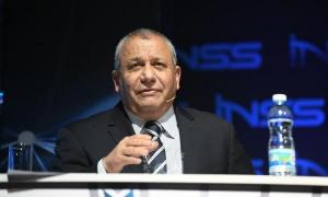 آيزنكوت يكشف خطة المئة يوم الأولى: لجنة تحقيق حكومية وتقييد ولاية رئيس الوزراء